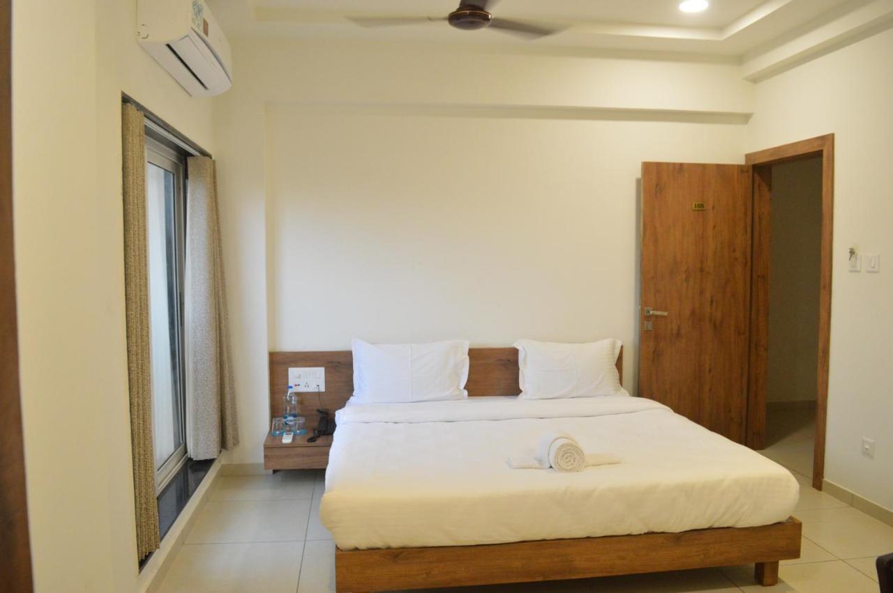 Hotel Revive Veraval Εξωτερικό φωτογραφία