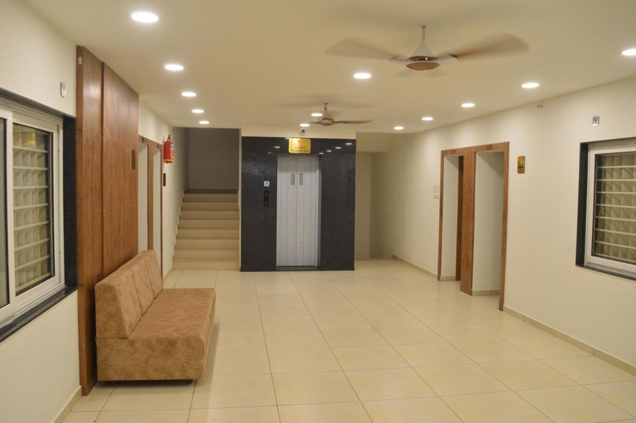 Hotel Revive Veraval Εξωτερικό φωτογραφία